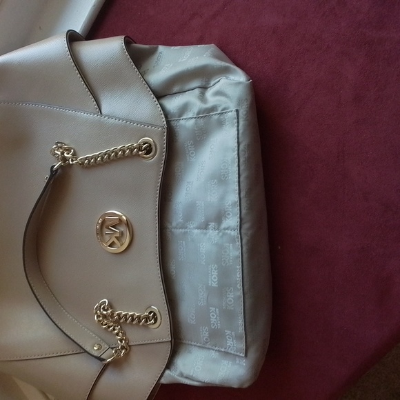 Michael Kors Blush Cream w/Gold Chains/Accents NEW🥰Excellent - Picture 9 of 10